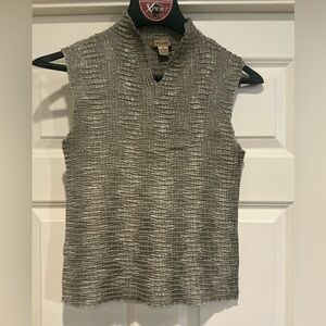 Elegant Stretchy Sleeveless Blouse in Light Green